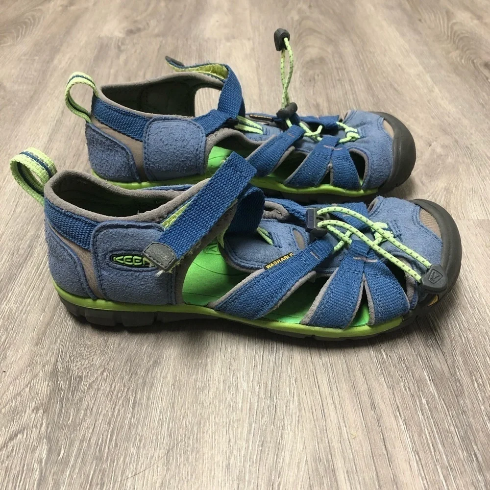 Keens Kids Size 3 Women’s Size 4/4.5 Waterproof Hiking Sandals Water Shoes Blue